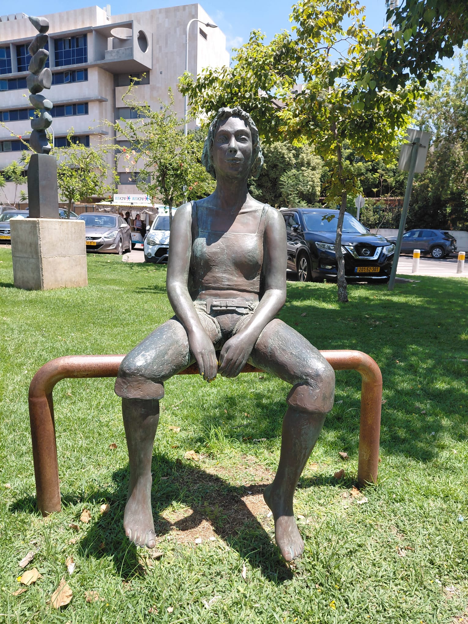 אמונה לא משחררים גם כשטועים באוטובוס - אלירוג קלפי אמונה נשמה אנרגיה
