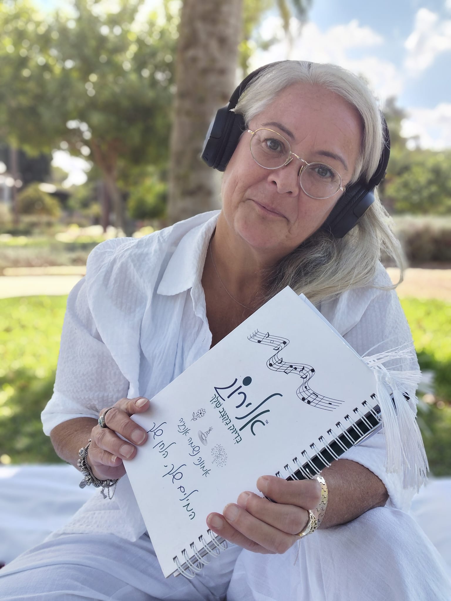 לחיות את הרגע: מחשבה, אמונה והקשבה לנשמה | בלוג אלירוג